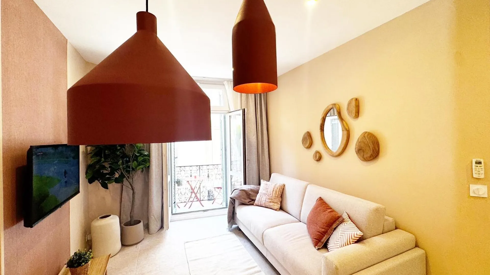 Beach & Palais - 2 Min Away, Balcony Cannes